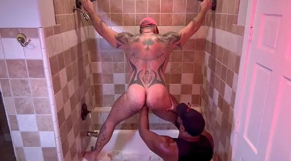 Black Top Fisting and Piss on Big Muscle – Bruno Turbo, Emmett Frost