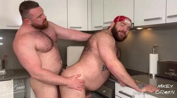 Mickey Green, PJ Knox – Where is my Pizza Part 1