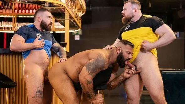 Alex Marte, Kinkoer, PJ Knox – Bar Beef