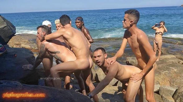 Bareback Orgy On The Beach – PigBoyRuben, Marc Ferri, Renbri Carioca, Puto4, Ander Hard, Robert Putariazs