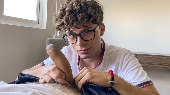 Twinks First Kinky Experience – Igor Lucios and Joe Dave