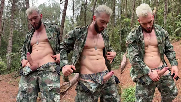 Oliver Colt – In the forest