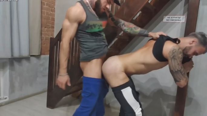 Sports Guys Fuck Under The Stairs – Valdemar Santana & Vladkaa